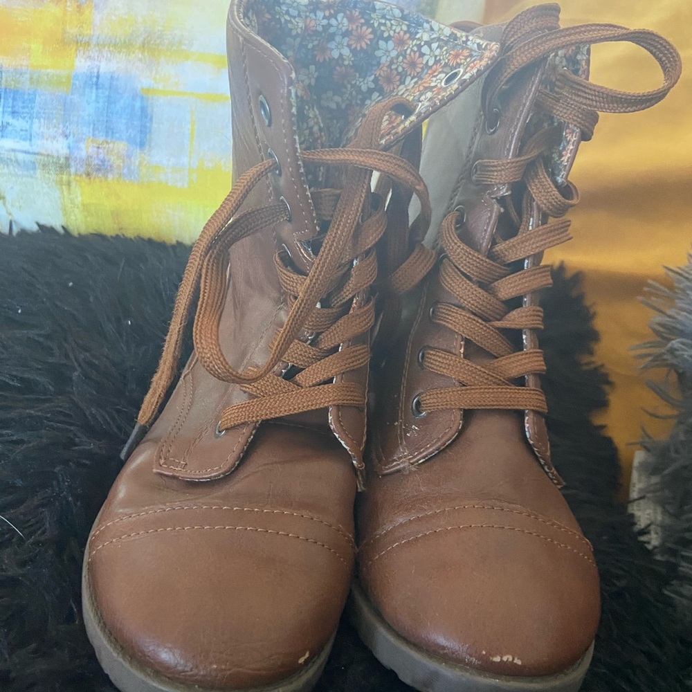 Girls boots